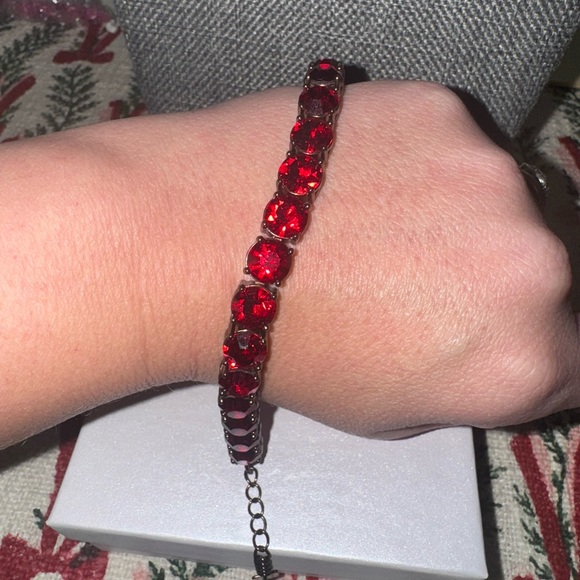 Park Lane Chocolate Raspberry Impression - Picture 6 of 6